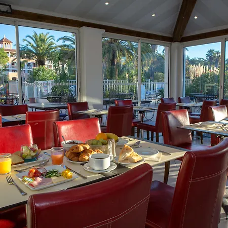 Sowell Family Port Aparthotel 4*