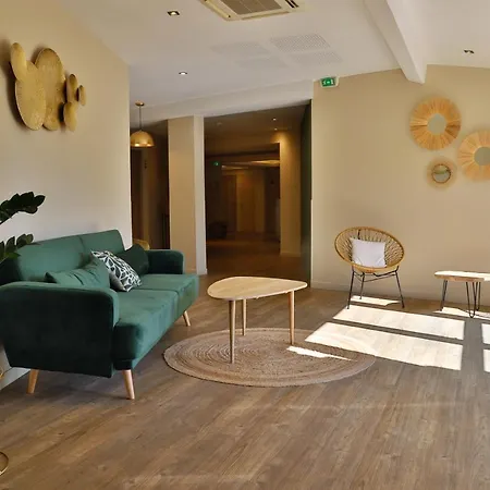 Aparthotel Sowell Family Port 4*