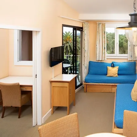 Aparthotel Sowell Family Port 4*